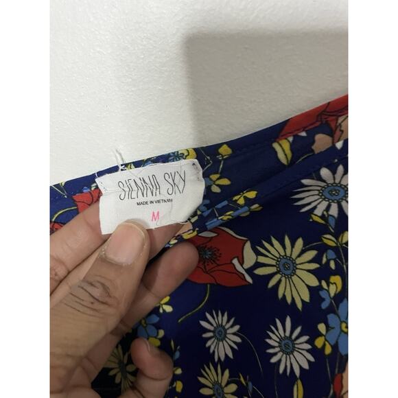 Sienna Sky Floral Smocked Tie Waist Ruffle Elastic Sleeve Blouse Women’s Medium - Picture 5 of 5